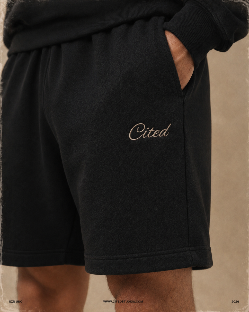 BLACK SWEATSHORT